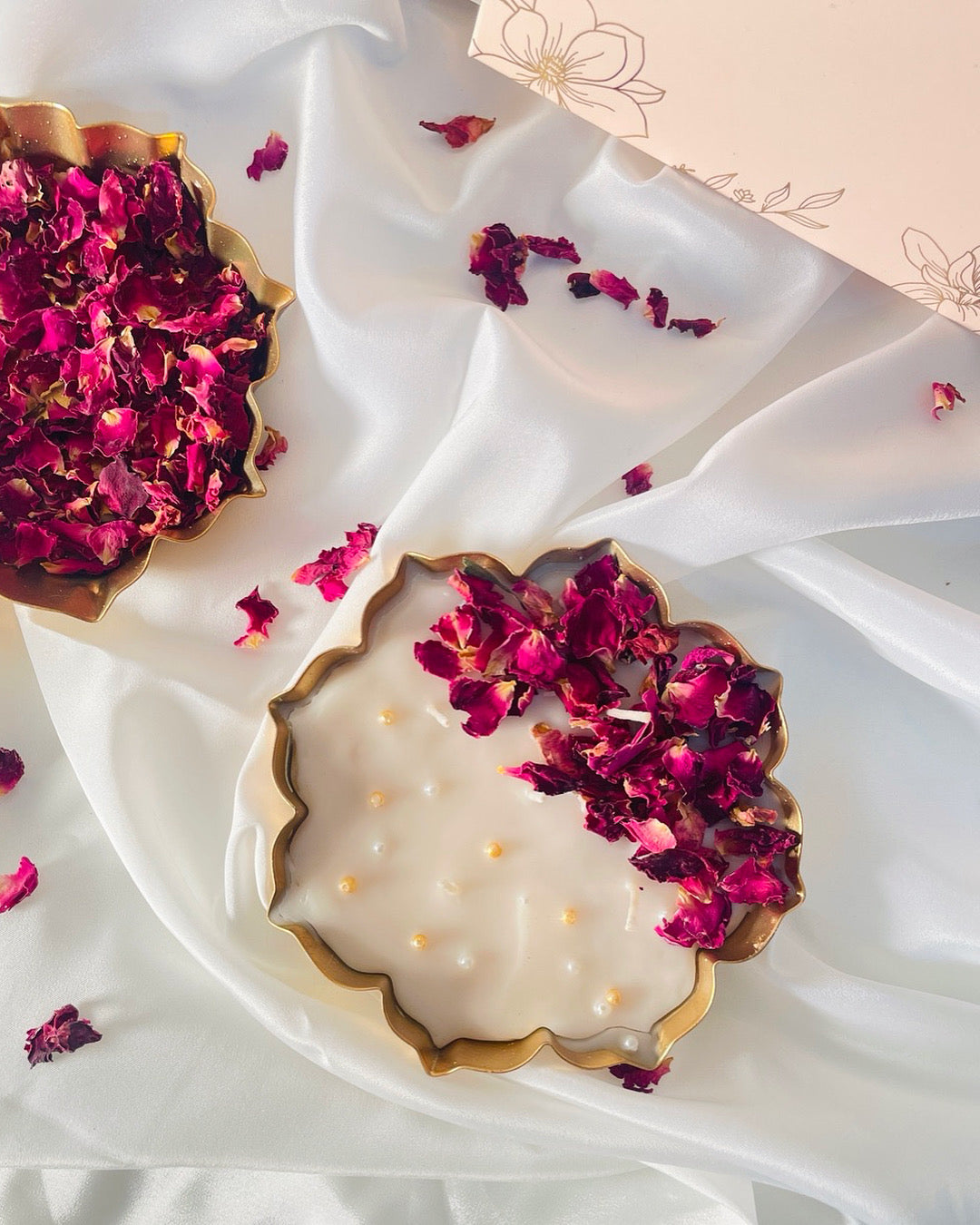 Lotus Metal Urli Candle – Tea Rose & Oud